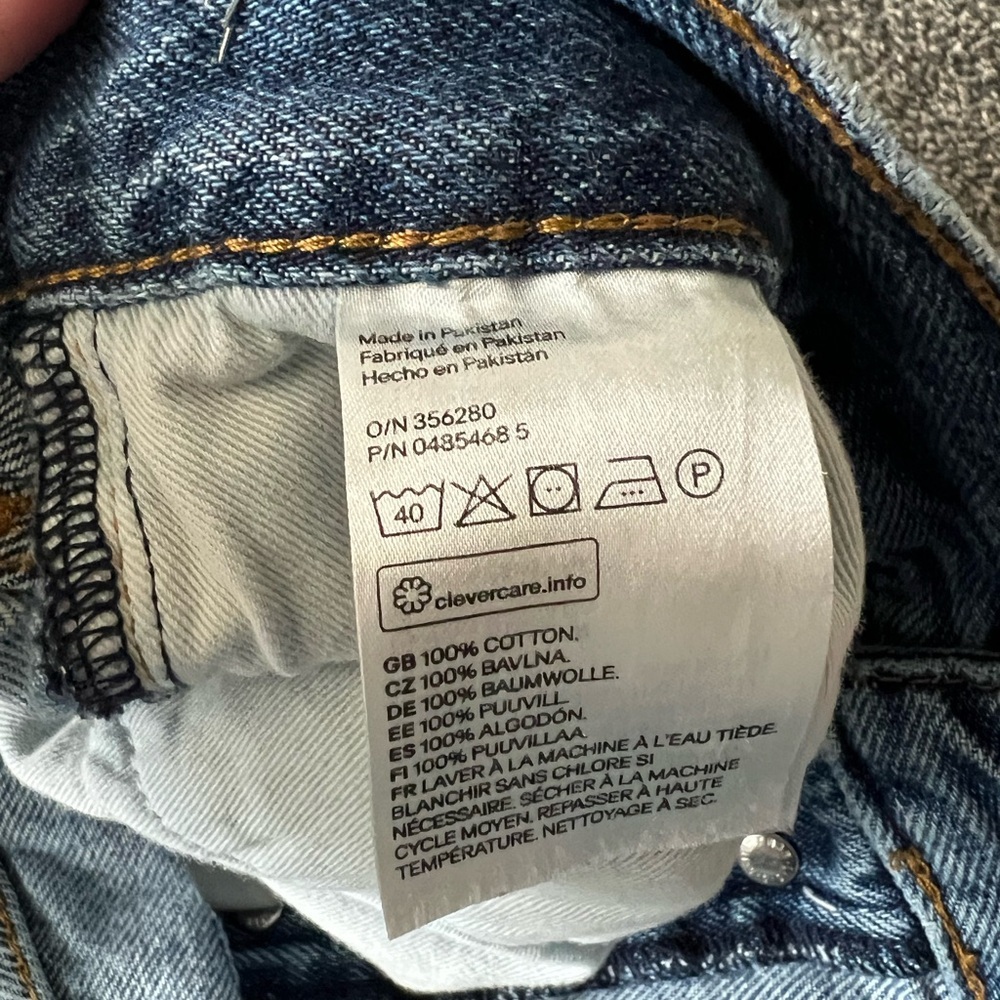 H&M Light Blue Tapered Jeans with Raw Edge - Picture 7 of 11